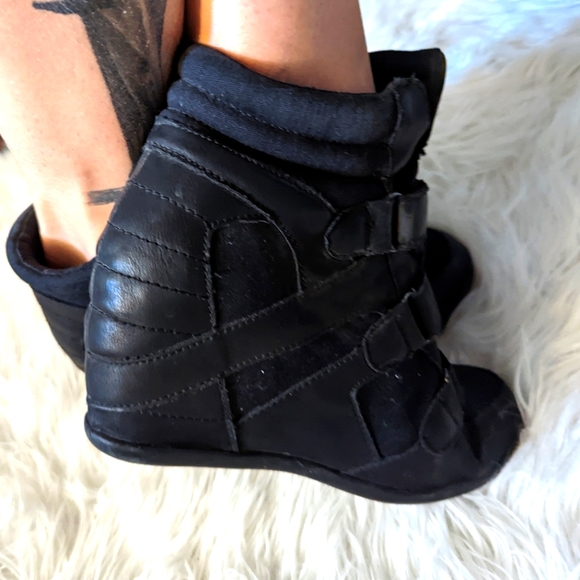 Women's Booties - Picture 7 of 12